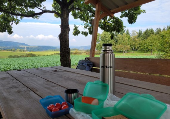 Picknickplatz mit Fernsicht | &copy; E. Bender