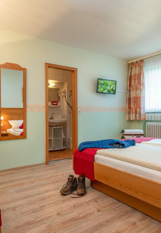 Weingut W Persch - Sennerhof - Oberwesel, Mittel17 | &copy; Weingut W. Persch