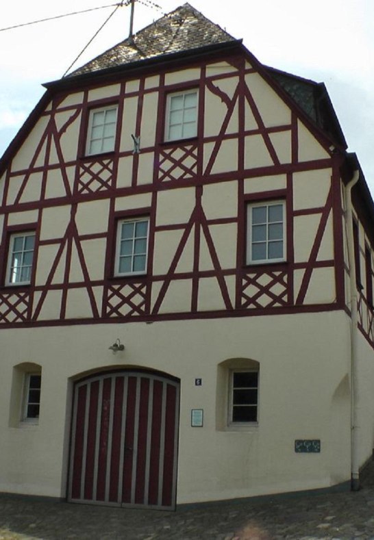 Kirche u. Backhaus im Ort | &copy; Agnes Beres