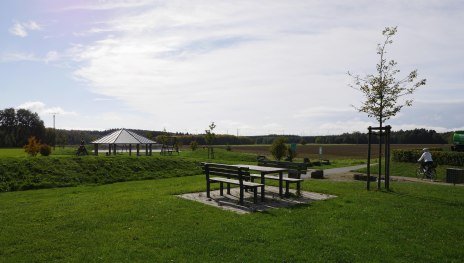 Picknickbank am Spielplatz | &copy; B. Vogt