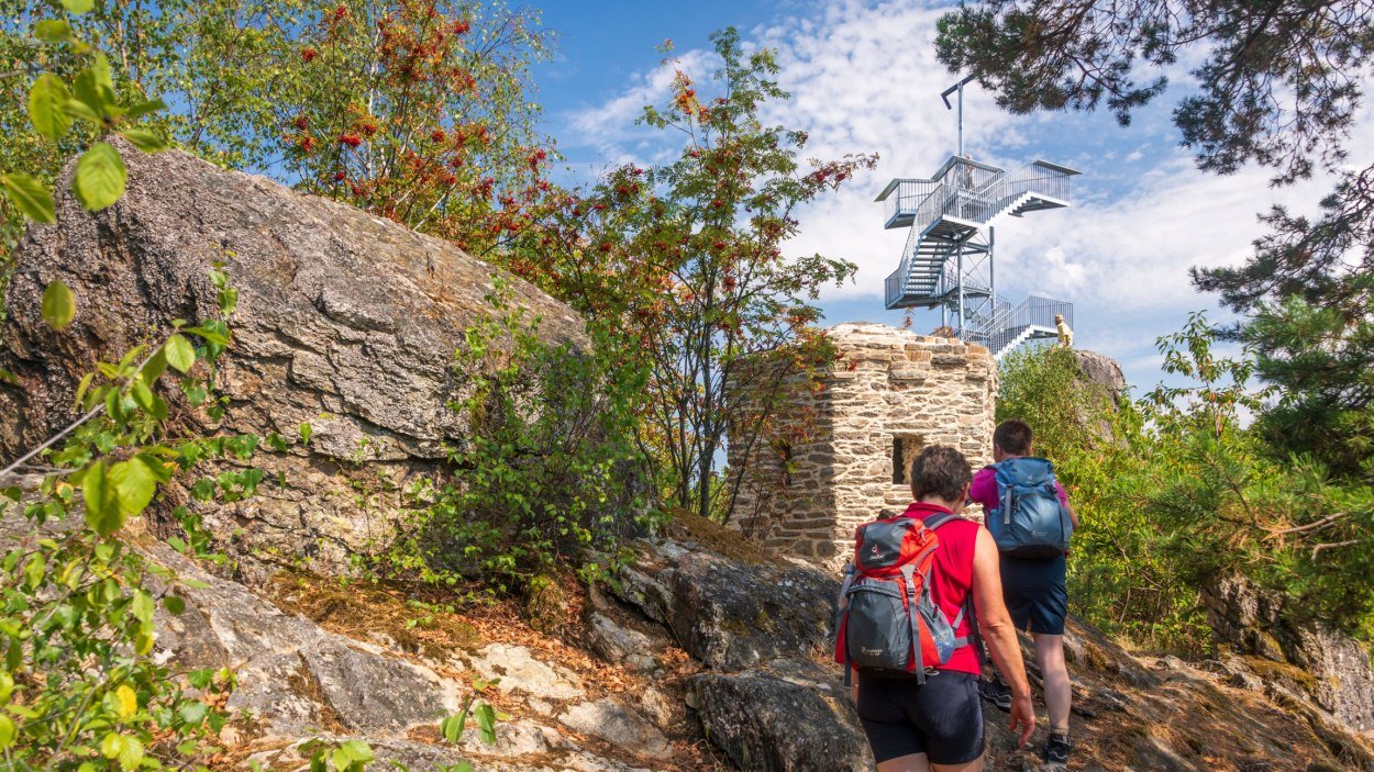 Aussichtsturm Spitzer Stein. Traumschleifchen Spitzer Stein. Traumschleife Mittelrhein