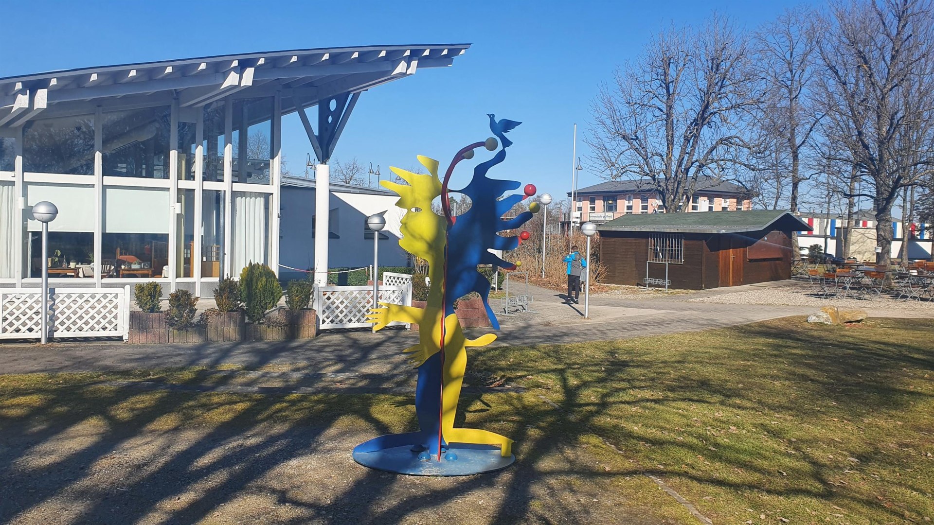 Coronalbaum im Park | © T. Biersch