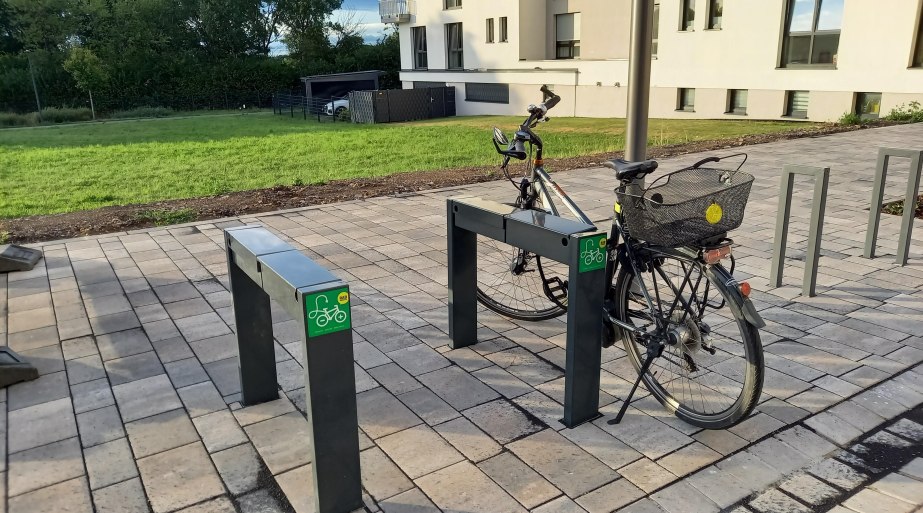 Ladestation mit Radst&auml;nder | &copy; C. Vogt
