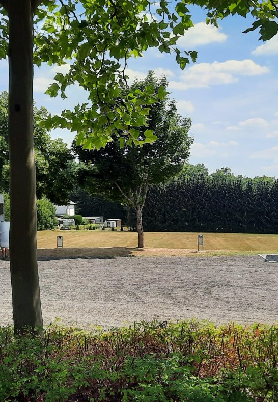 Stellplatz im Sommer | © T. Biersch