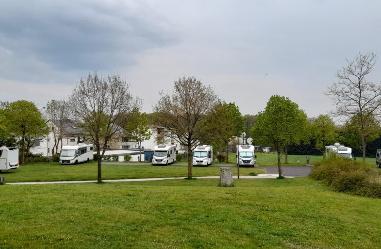 Stellplatz im Gr&uuml;nen | &copy; T. Biersch