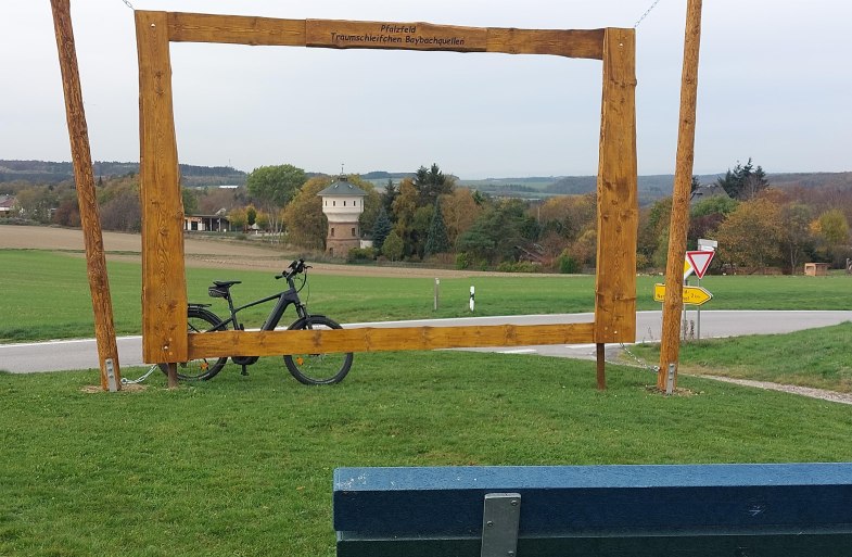 Rahmen Wasserturm mit Fahrrad | © TIO Hunsrück-Mittelrhein Rahmen Wasserturm mit Fahrrad | © TIO Hunsrück-Mittelrhein