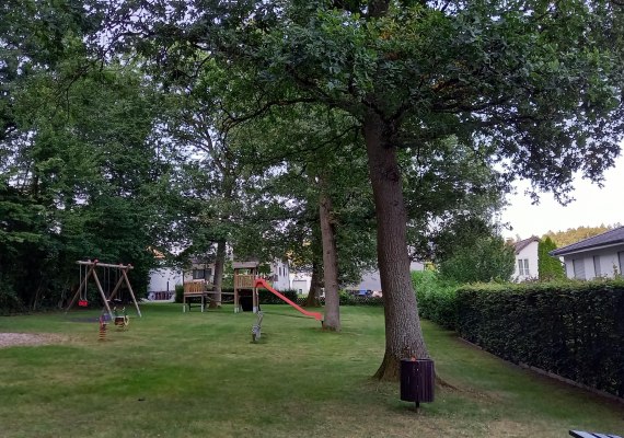 Rutsche und Schaukel | &copy; C. Vogt