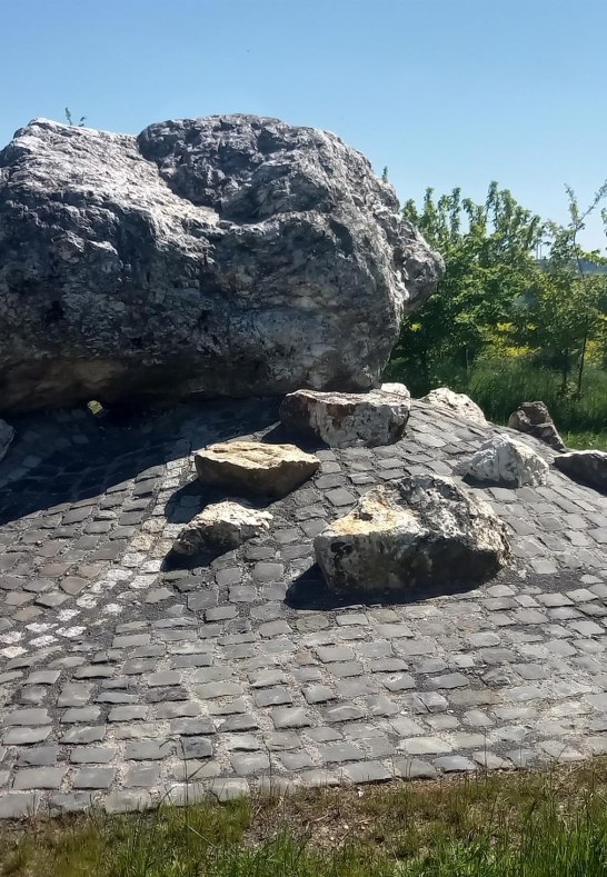 Kunstwerk am Geh-Denke-Weg in Schwall | &copy; C. Vogt