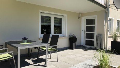 Eingang mit Terrasse | &copy; M. Bach