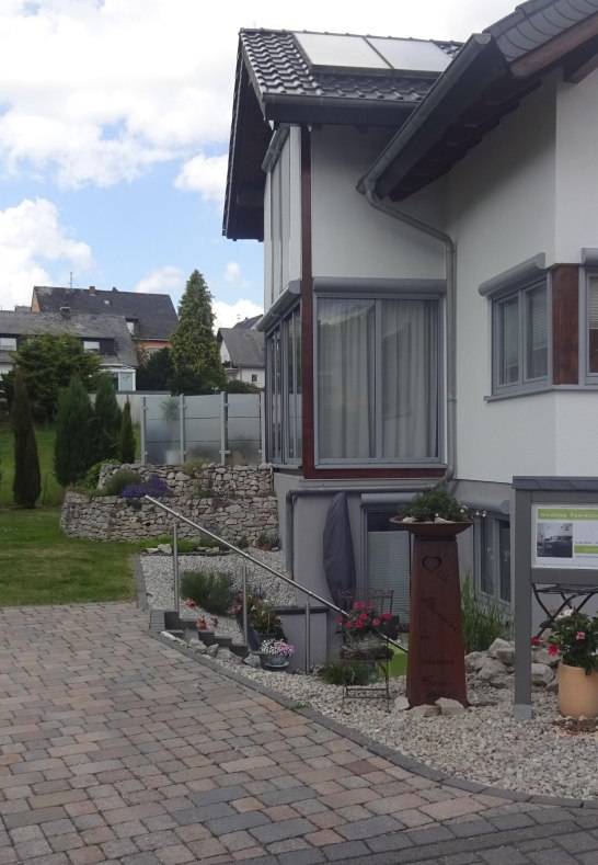 Stellplatz direkt am Haus | © Karin Weber