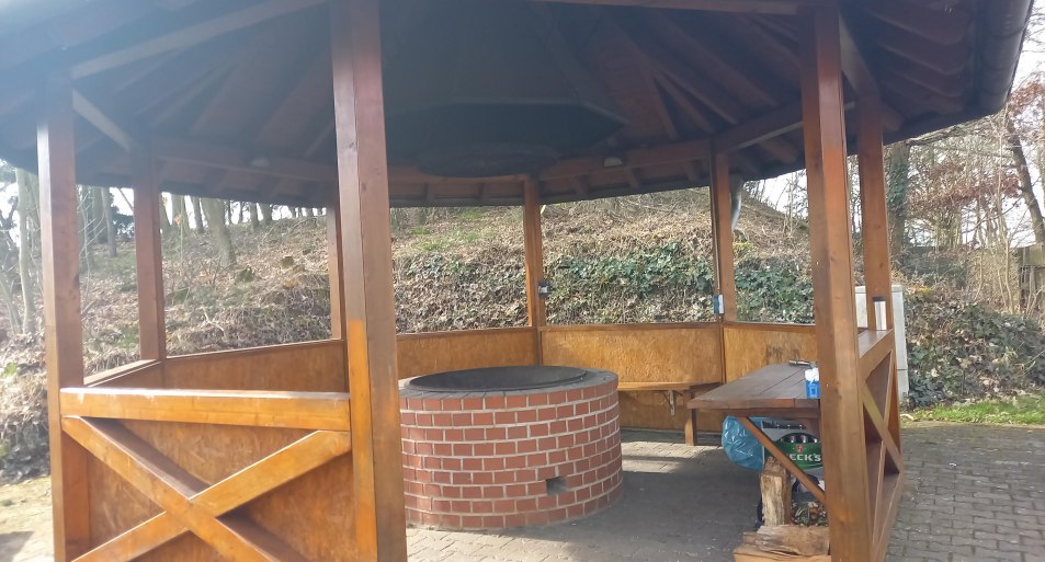 Hütte mit Grillstelle | © TI Hunsrück-Mittelrhein Hütte mit Grillstelle | © TI Hunsrück-Mittelrhein