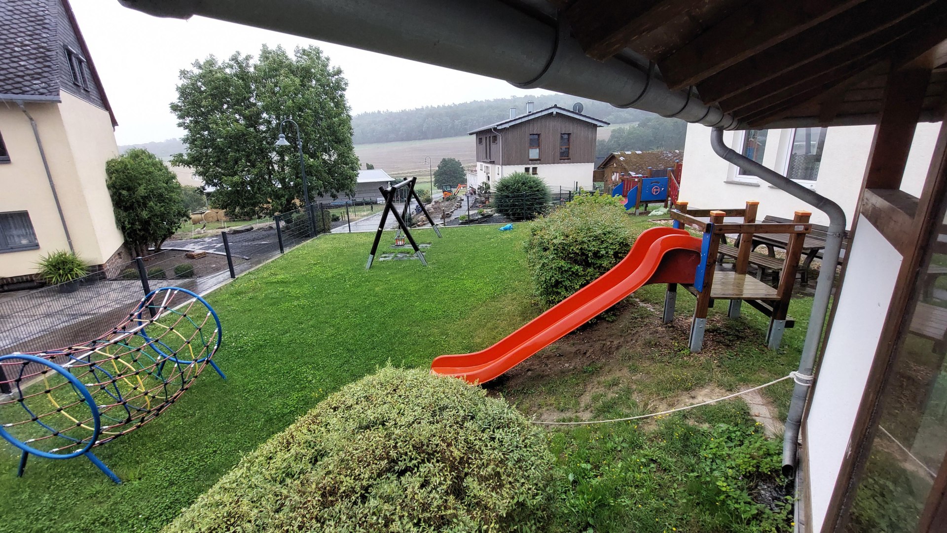 Spielplatz mit Rutsche | &copy; B. Vogt