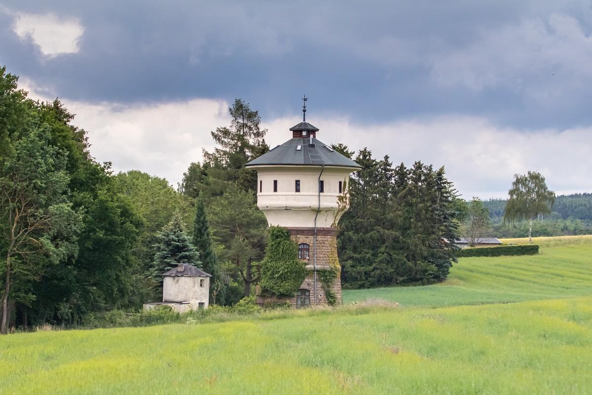 Wasserturm am Bahnhof Pfalzfeld | © Sabine Mauer
