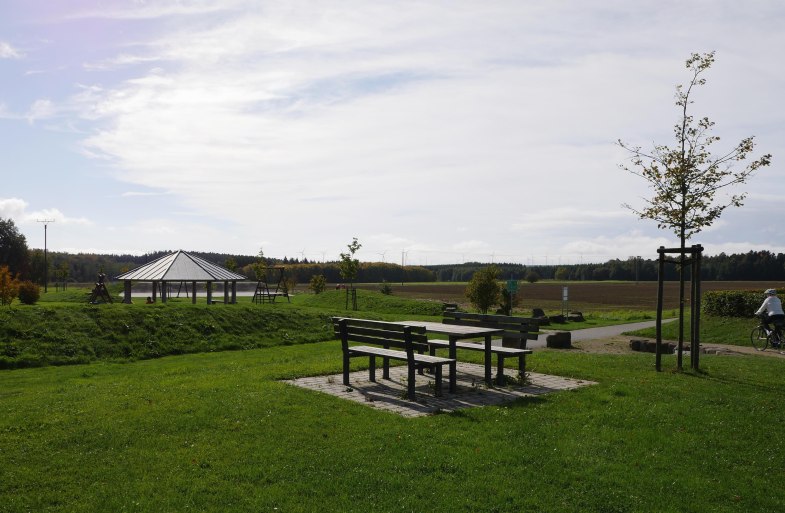 Picknickbank am Spielplatz | &copy; B. Vogt