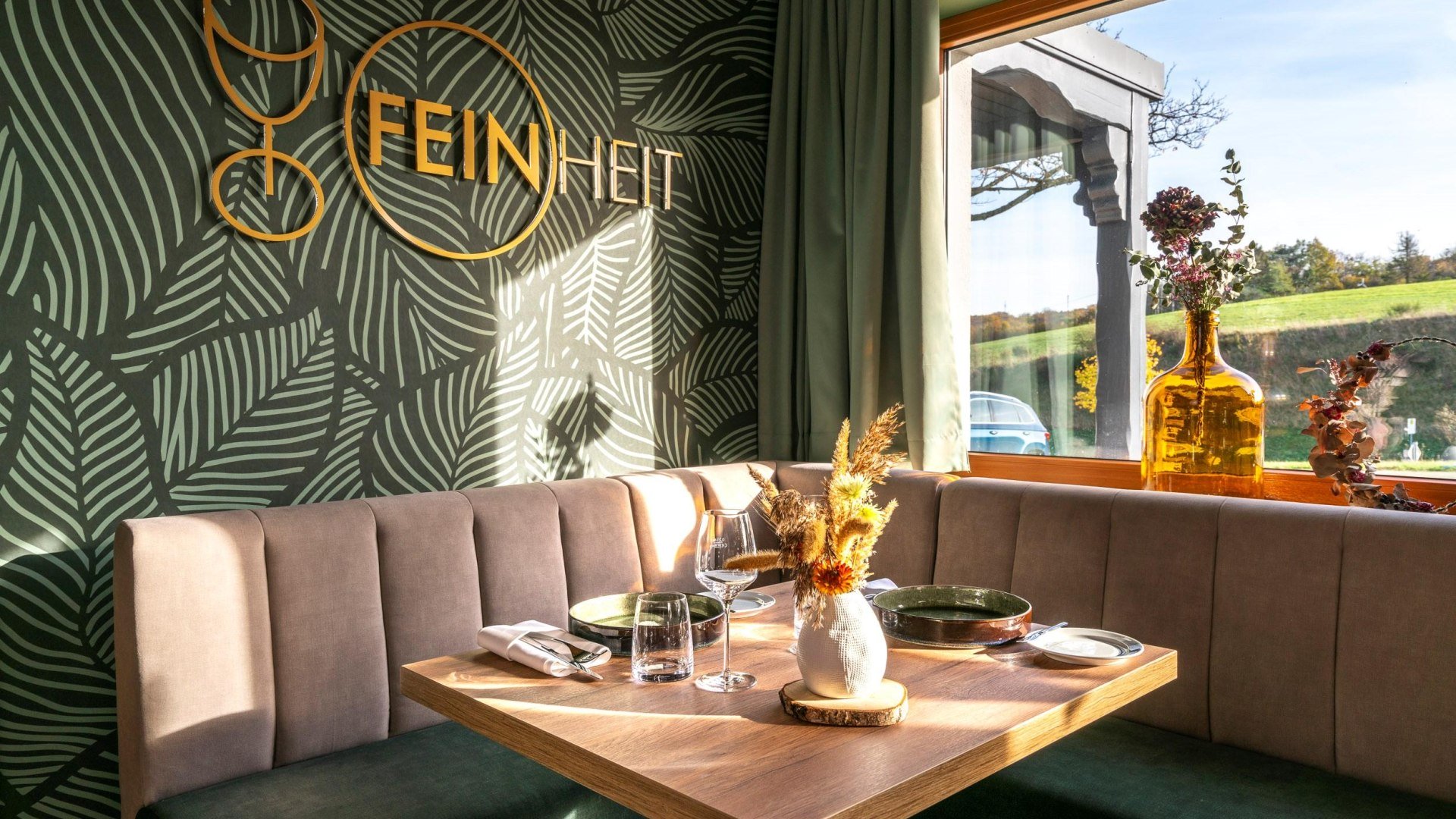 Gem&uuml;tliche Sitzecke im Restaurant