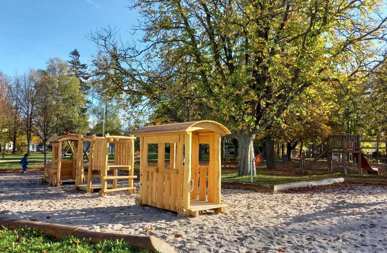 Sandkasten mit Zug | &copy; C. Vogt