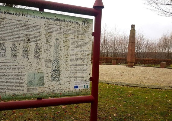 Pfalzfelder Obelisk | © Thomas Biersch