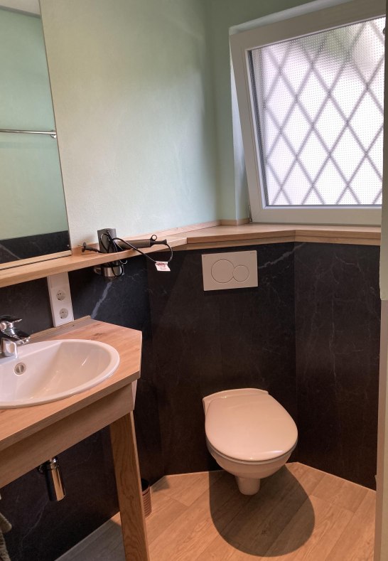 Bathroom | &copy; 2022