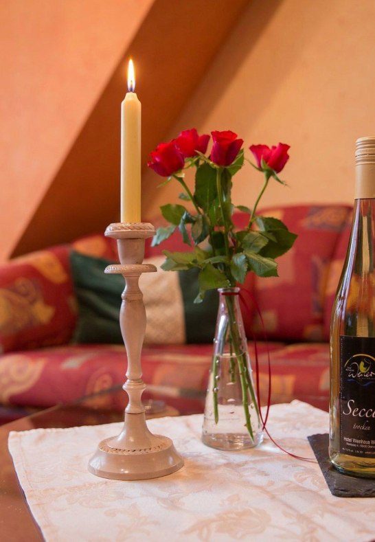 Superior Room Burgblick Sparkling Wine | &copy; Weinhaus Weiler