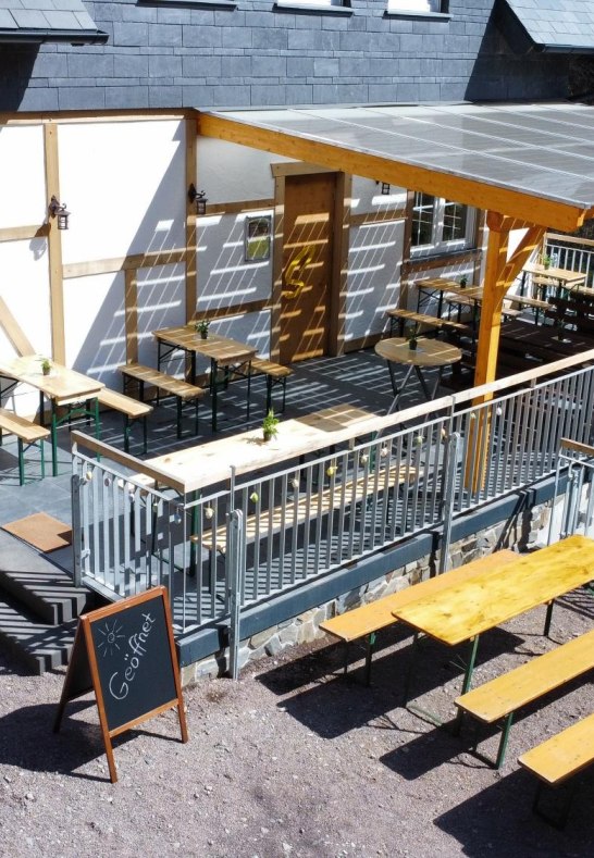 Hof mit Terrasse | © K. Lubischer