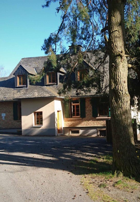 Waldjugendheim mit Parkplatz | &copy; B. Vogt