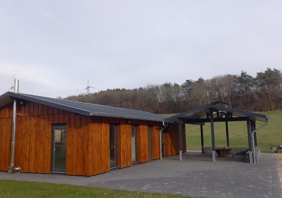 H&uuml;tte mit Grillstelle | &copy; C. Vogt