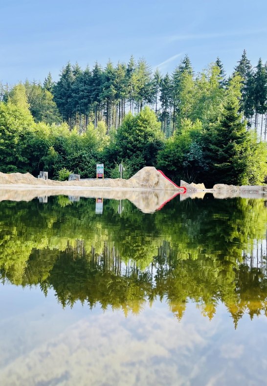 Schwimmbad mit Hütte | © H. Christ