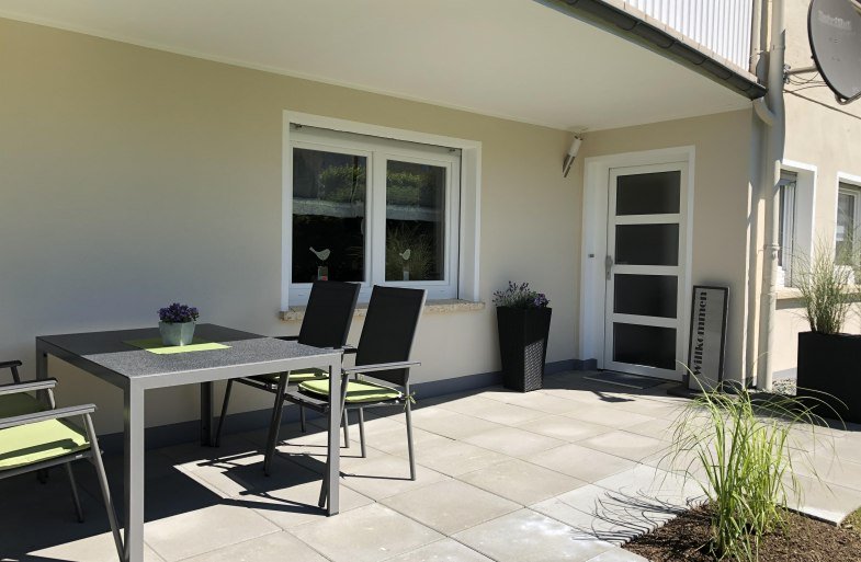 Eingang mit Terrasse | &copy; M. Bach