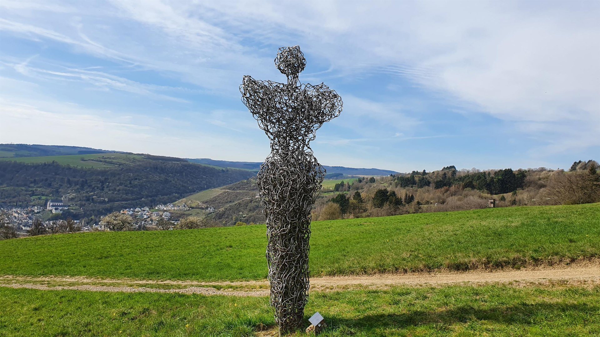 Skulptur 1 mit Weitsicht | &copy; T. Biersch