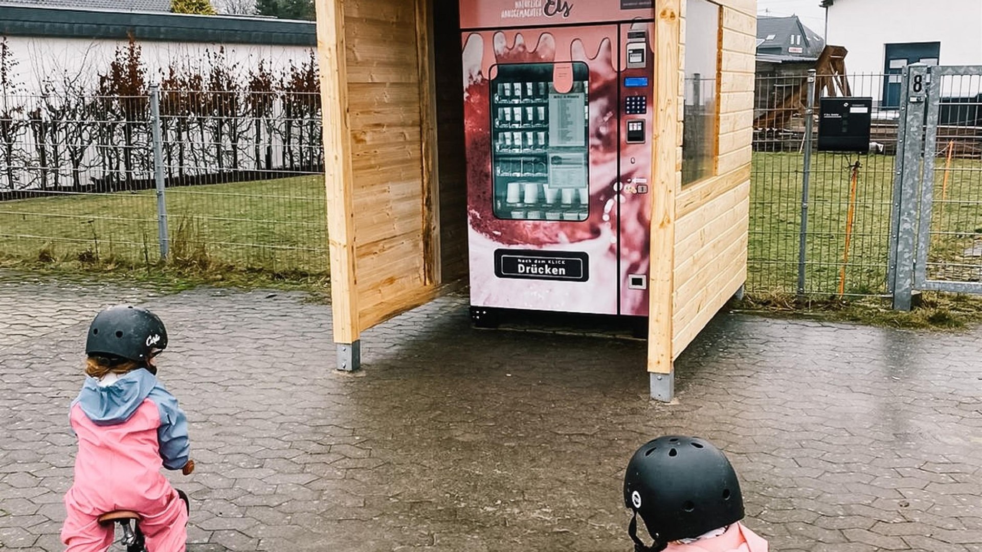 Eisstand | © Lisa Schäfer, Fa. Hirnfrost