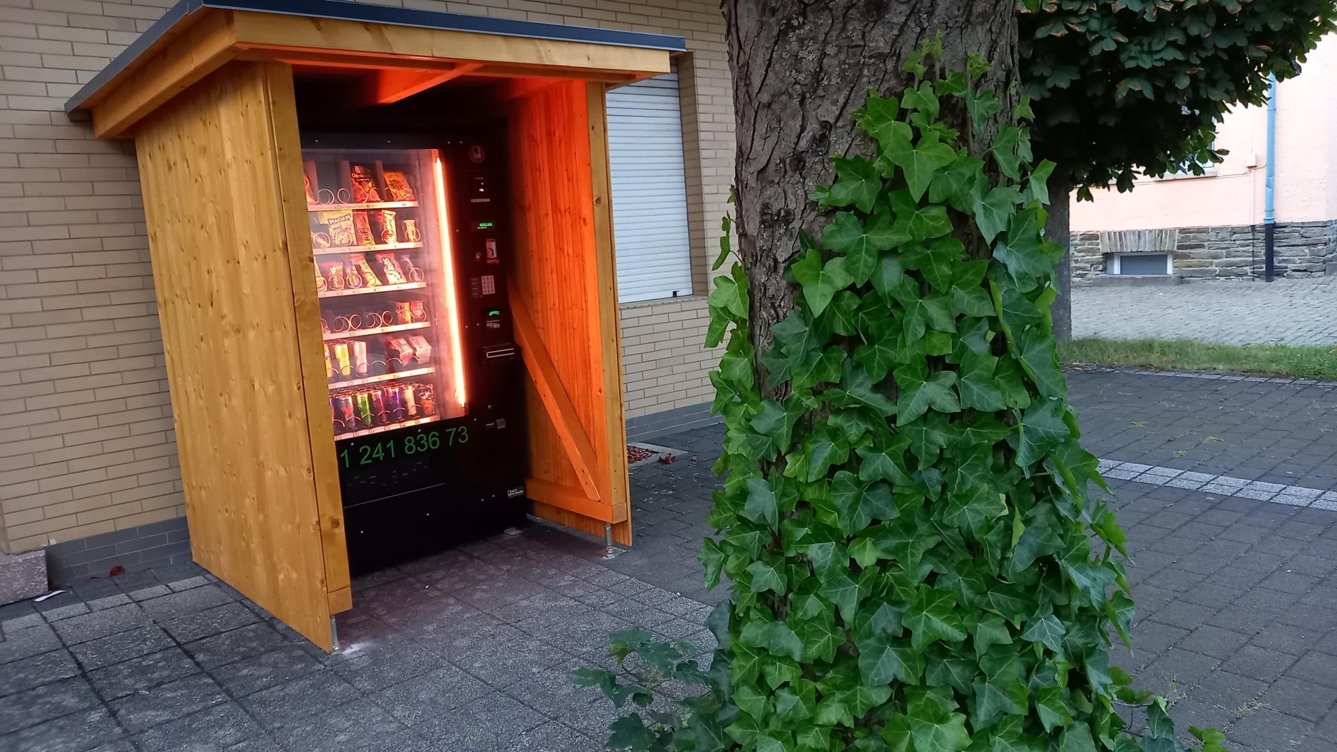 Lebensmittelautomat R-M-Str. | © TI Hunsrück-Mittelrhein Lebensmittelautomat R-M-Str. | © TI Hunsrück-Mittelrhein