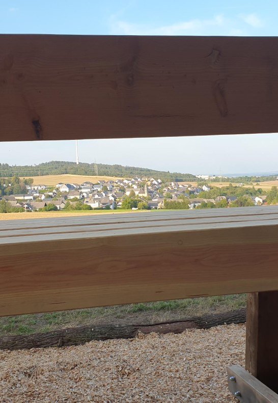 XXL Bank mit Weitsicht | © Geminde Laudert XXL Bank mit Weitsicht | © Geminde Laudert