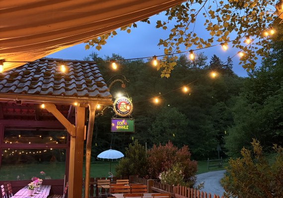 Biergarten am Abend | © Fam. Thiele Biergarten am Abend | © Fam. Thiele