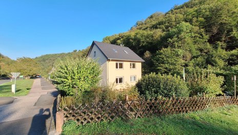 Hausansicht | &copy; FeWo Bachgefl&uuml;ster