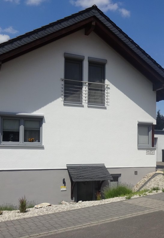 Frontseite Webers Domizil | © Karin Weber