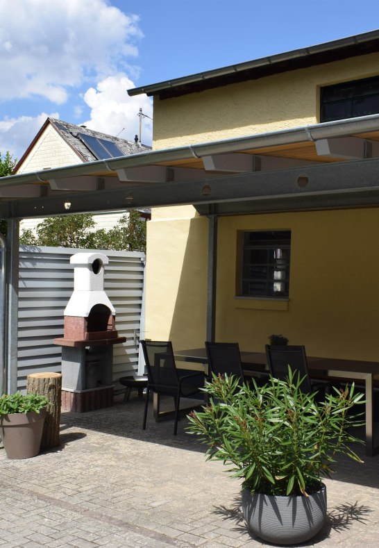 Terrasse mit Schaukel | © L. Rüssel