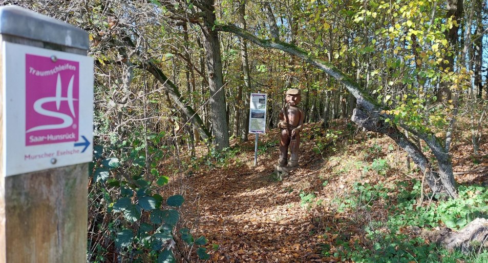 Jupp der Zechenarbeiter im Herbstwald | © T. Biersch Jupp der Zechenarbeiter im Herbstwald | © T. Biersch