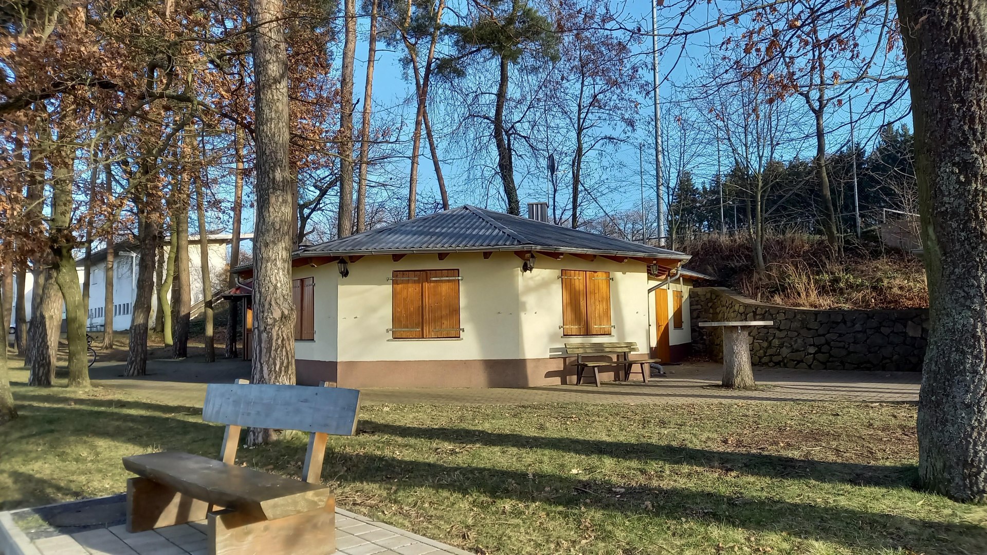 Grillhütte mit Ruhebank | © C. Vogt Grillhütte mit Ruhebank | © C. Vogt