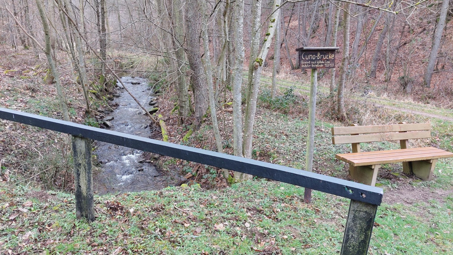 Brücke mit Ruhebank | © T. Biersch Brücke mit Ruhebank | © T. Biersch