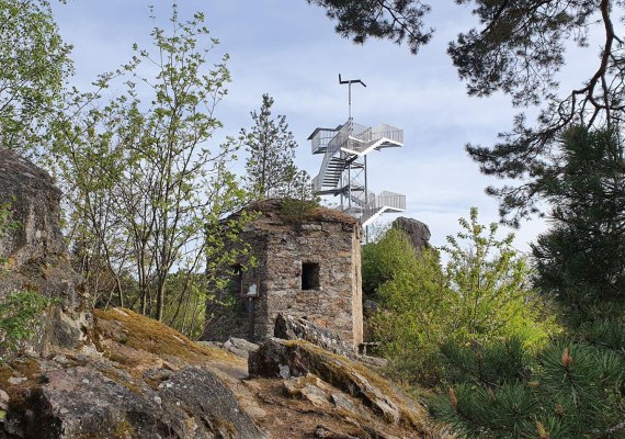 Turm Spitzer Stein historisch und neu | © TI Hunsrück-Mittelrhein Turm Spitzer Stein historisch und neu | © TI Hunsrück-Mittelrhein