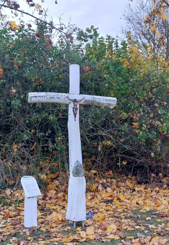Weißes Kreuz im Herbst | © TI Hunsrück-Mittelrhein