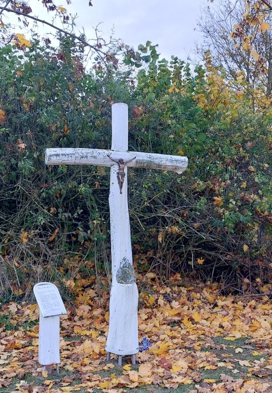 Weißes Kreuz im Herbst | © TI Hunsrück-Mittelrhein