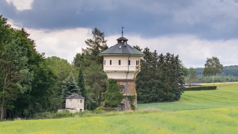 Wasserturm am Bahnhof Pfalzfeld | © Sabine Mauer