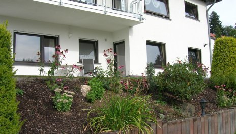 Hausansicht mit Balkon | &copy; Klaus Schneider