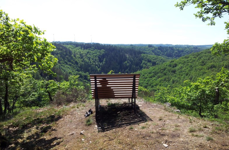 Ruhebank auf der Rabenlay | © TI Hunsrück-Mittelrhein