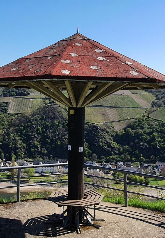Werlauer Pilz mit Taunusblick | © T. Biersch Werlauer Pilz mit Taunusblick | © T. Biersch