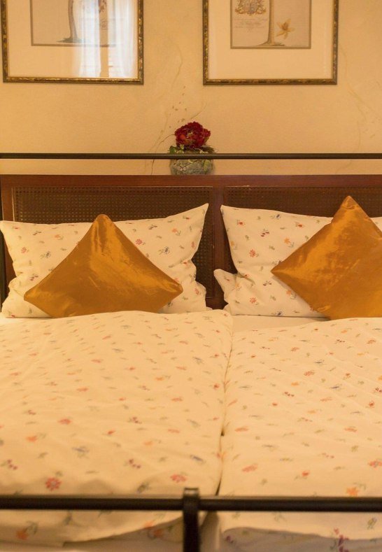 &copy; Weinhaus Weiler